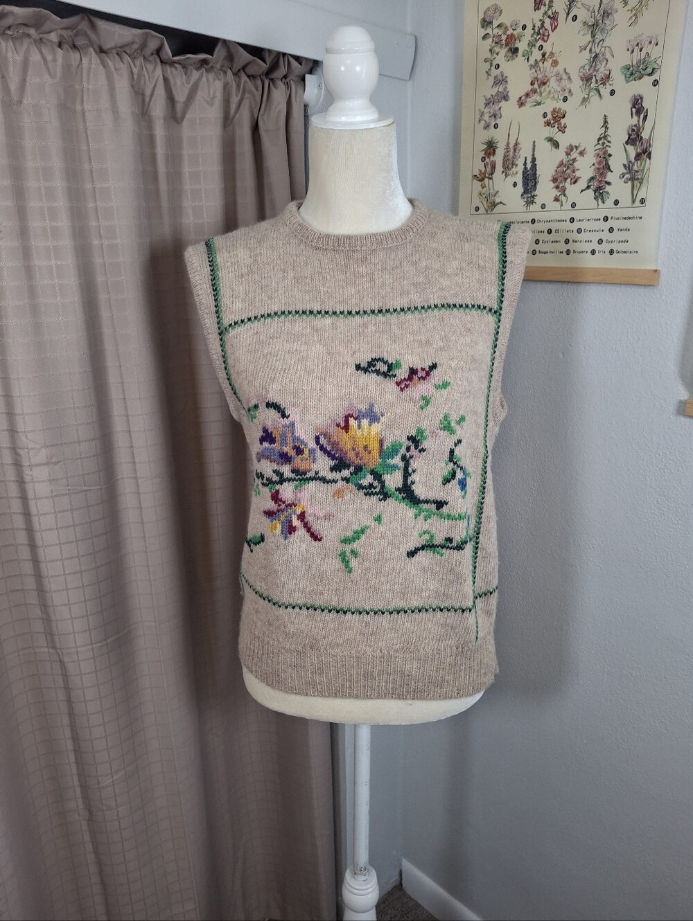Vintage J.G. Hook Wool Sweater Vest Tan Floral Print Size Medium